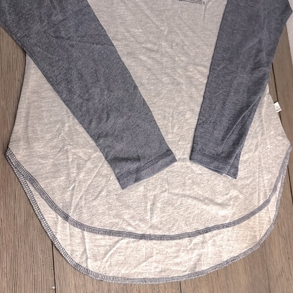 NWT [Touch By Alyssa Milano] Michigan Wolverines NCAA Long-Sleeve Top Women’s S - Picture 6 of 10